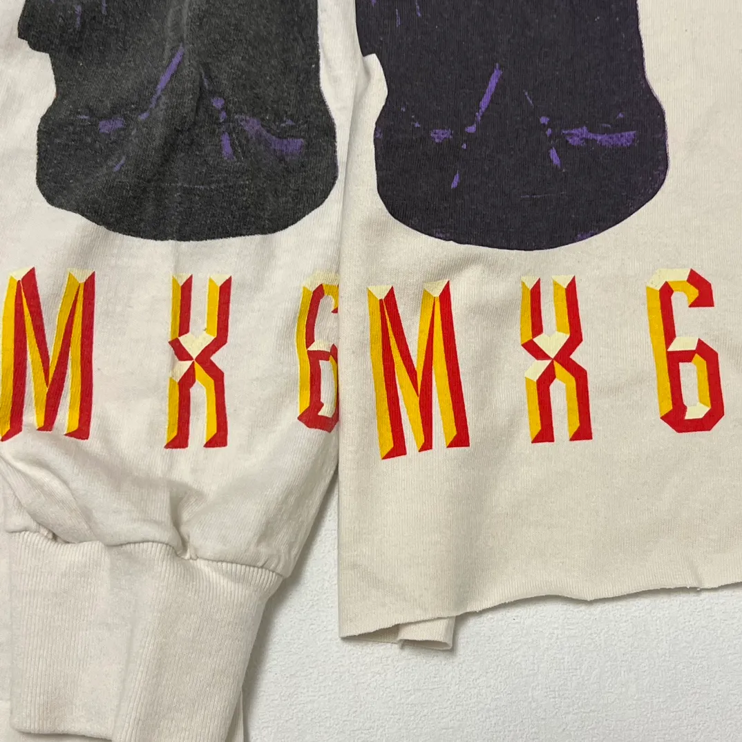 Printing proofing SAINT Mxxxxxx SAINT PICTURES L/S TEE/WHITE Columbia Pictures SAINT Goddess Long Sleeve Off-White S-XL Pays tribute to the Columbia Pictures Title Goddess. Full of fun. Ready-made garments are washed. The texture is soaring. Authentic level printing is restored. Look for cylindrical seamless fabrics. If it is not a cylindrical fabric, it is almost boring.